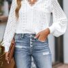 CUPSHE Damen Blusen mit V Ausschnitt, überbackener Spitze, Lange Spitzenärmel, gebänderte Manschetten, schickes, Elegantes Hemd, Weiß – Bild 4