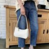 XUNXIANZHAO Everpertuk Umhängetasche Damen,Retro Umhängetasche, Schultertasche Leder Unterarm-Paket Frauen Clutch Bag, Achsel Handtaschen Schultertasche,Retro Totes Taschen (Weiß) – Bild 4
